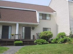 Pre-foreclosure in  Spice Hill Dr Wallingford, CT 06492