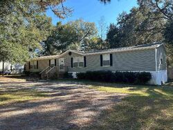 Peters Rd, Midway FL
