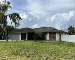 Pre-foreclosure in  ABERDEEN AVE Port Charlotte, FL 33952