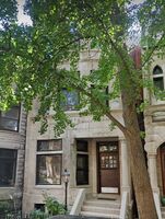 Pre-foreclosure in  W Roslyn Pl Chicago, IL 60614