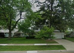 Pre-foreclosure in  E Knob Hill Dr Arlington Heights, IL 60004
