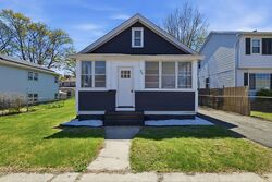 Pre-foreclosure in  Victoria St Springfield, MA 01104