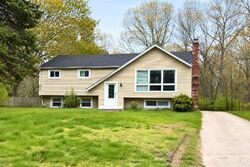 Pre-foreclosure in  Fresh Pond Cir Plymouth, MA 02360