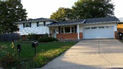Pre-foreclosure in  E Lakewood St Morton, IL 61550