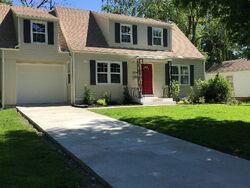 Pre-foreclosure in  W Pocahontas Ln Kansas City, MO 64114