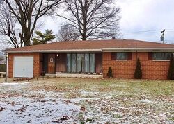 Pre-foreclosure in  Southgate Dr Belleville, IL 62223