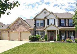 Pre-foreclosure in  Winding Lake Dr W Noblesville, IN 46062