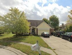 Pre-foreclosure in  Autumn Springs Ct Avon, IN 46123