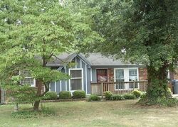 Pre-foreclosure in  Mango Dr Louisville, KY 40258