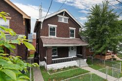 Pre-foreclosure in  Eastern Ave Covington, KY 41014