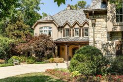 Pre-foreclosure in  Sneed Rd Nashville, TN 37215