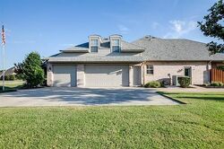  Forest Park Dr, Lewisville TX