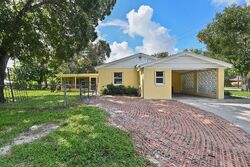 Pre-foreclosure in  S 13th St Fort Pierce, FL 34950