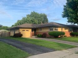 Pre-foreclosure in  Erickson Rd Columbus, OH 43227