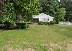 Pre-foreclosure in  Acorn Rd Saint James, NY 11780