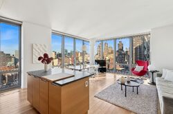 Pre-foreclosure in  W 52nd St h New York, NY 10019