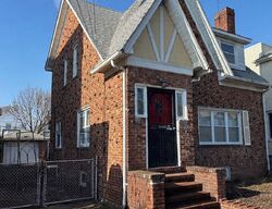 Pre-foreclosure in  114th St South Richmond Hill, NY 11419