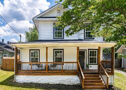 Pre-foreclosure in  Woodrow Ave Asheville, NC 28801