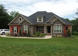 Pre-foreclosure in  Williamsfield Dr Shelby, NC 28150