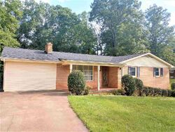  Fernwood Dr, Forest City NC