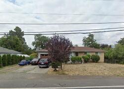 Pre-foreclosure in  S End Rd Oregon City, OR 97045