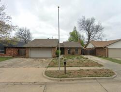 Pre-foreclosure in  Sunburst St Norman, OK 73069