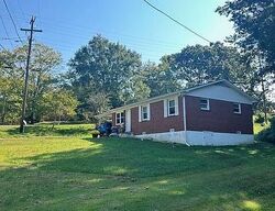 Pre-foreclosure in  Greenacres Dr Paris, TN 38242