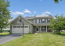 Pre-foreclosure in  Sommer Ln Minooka, IL 60447