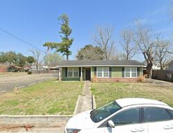 Pre-foreclosure in  E Convent St Victoria, TX 77901