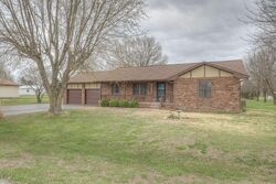 Pre-foreclosure in  E 36th St Baxter Springs, KS 66713