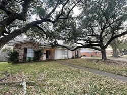 Pre-foreclosure in  ENCINO AVE Bay City, TX 77414