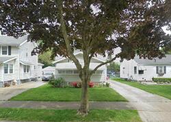 Pre-foreclosure in  Singley Ave Akron, OH 44310