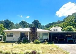 Pre-foreclosure in  4th St Nw Arab, AL 35016