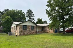 Pre-foreclosure in  Warwick Pl Rainbow City, AL 35906