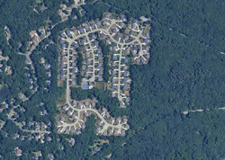 Pre-foreclosure in  Queens Park Dr Nw Kennesaw, GA 30152