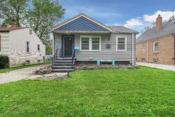 Pre-foreclosure in  S Sawyer Ave Chicago, IL 60655