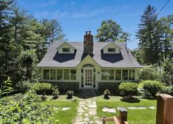 Pre-foreclosure in  Ball Pond Rd E New Fairfield, CT 06812