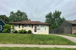 Pre-foreclosure in  Maplegrove Dr Grove City, OH 43123