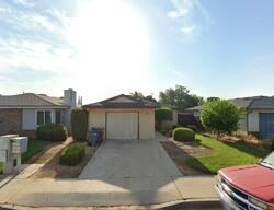 Pre-foreclosure in  N Ellendale Ave Fresno, CA 93722