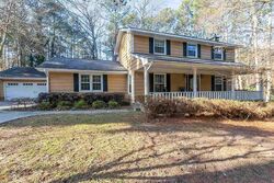 Pre-foreclosure in  Valley Creek Cir Snellville, GA 30078