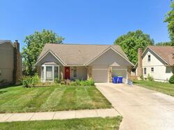 Pre-foreclosure in  Ne Stanton St Lees Summit, MO 64064