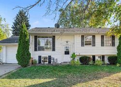 Pre-foreclosure in  E Baker St Mount Pleasant, IA 52641