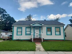 Pre-foreclosure in  Rosier St New Iberia, LA 70563