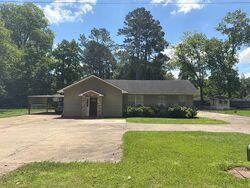 Pre-foreclosure in  Ransbottom Dr Alexandria, LA 71302