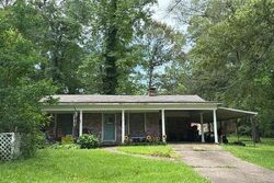 Pre-foreclosure in  Lakeview Dr Doyline, LA 71023