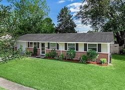 Pre-foreclosure in  Georgetown Dr Kenner, LA 70065