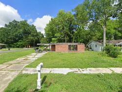 Pre-foreclosure in  Nancy Dr Baton Rouge, LA 70819