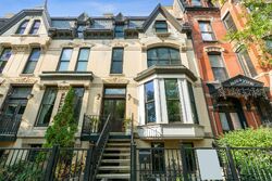 Pre-foreclosure in  N Clark St Chicago, IL 60614