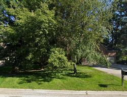 Pre-foreclosure in  Lakewood Dr Crystal Lake, IL 60012