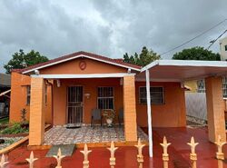 Pre-foreclosure in  Nw 35th St Miami, FL 33142